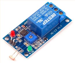 Smart electronic board for wired light sensor